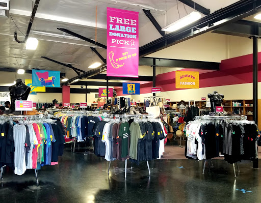 Thrift Store «Out of the Closet Oakland», reviews and photos, 238 E 18th St, Oakland, CA 94606, USA