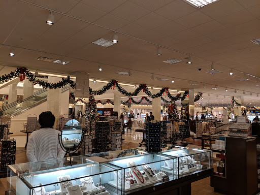 Shopping Mall «Orland Square», reviews and photos, 288 Orland Square Dr, Orland Park, IL 60462, USA