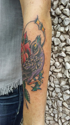 Tattoo Shop «One Love Tattoos», reviews and photos, 903 N Austin Ave, Georgetown, TX 78626, USA