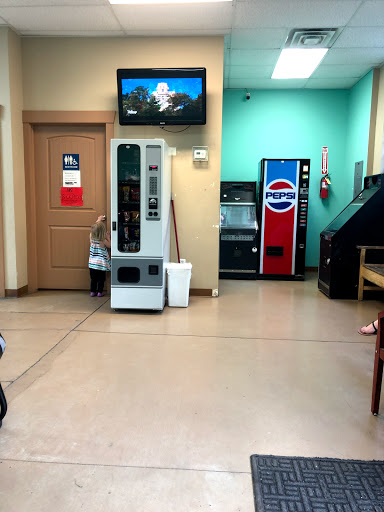 Laundromat «City Creek Coin Laundry», reviews and photos, 715 S 900 W, Salt Lake City, UT 84104, USA