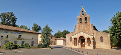 Parking à Cazaux-Savès à Cazaux-Savès
