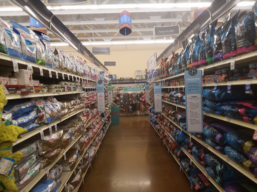 Pet Supply Store «PetSmart», reviews and photos, 2858 Willamette St, Eugene, OR 97405, USA