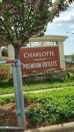 Clothing Store «Under Armour Factory House», reviews and photos, 5524 New Fashion Way #400, Charlotte, NC 28278, USA