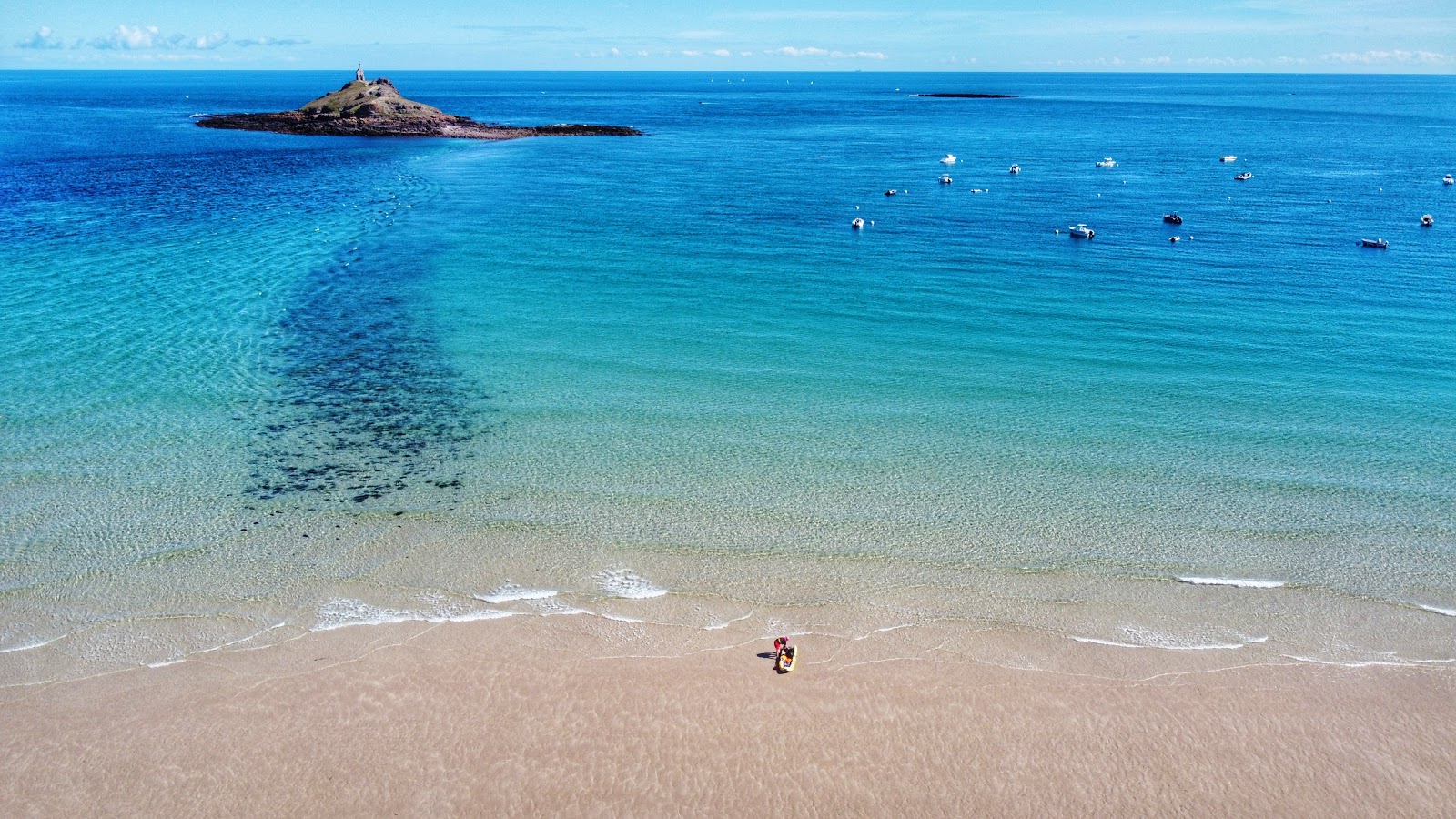 Photo of Plage Saint Michel with turquoise pure water surface