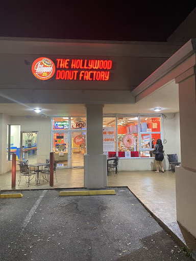 Dandee Donuts Factory, 102 N 28th Ave, Hollywood, FL 33020, USA, 
