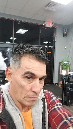 Barber Shop «Elite Barbers Lounge», reviews and photos, 18 S Larkin Ave Unit 1, Joliet, IL 60436, USA