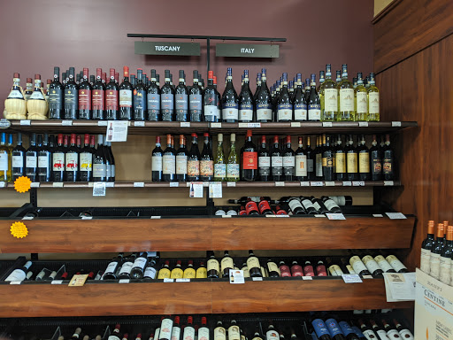 Liquor Store «Oakdale Liquors», reviews and photos, 1900 Main St, Tewksbury, MA 01876, USA