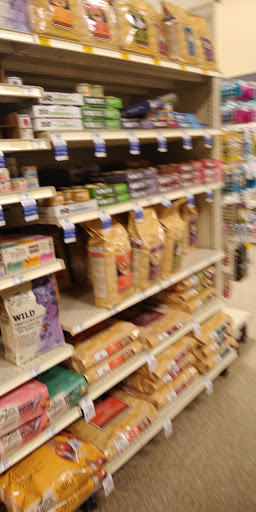 Pet Supply Store «PetSmart», reviews and photos, 1671 E Market St, Harrisonburg, VA 22801, USA