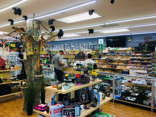Tobacco Shop «Vape & Smoke Shop - West Pines», reviews and photos, 12397 Pembroke Rd, Pembroke Pines, FL 33025, USA