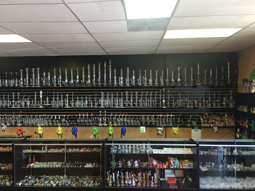 Tobacco Shop «Seaside Smoke and Vape shop», reviews and photos, 575 S Roosevelt Dr b, Seaside, OR 97138, USA