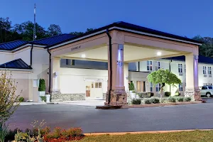 Holiday Inn Express Hurricane Mills (Waverly), an IHG Hotel image
