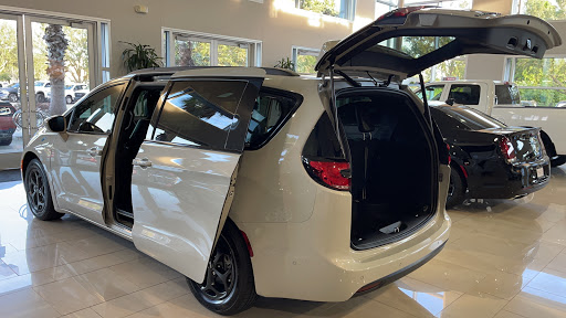 Used Car Dealer «Fields Chrysler Jeep Dodge Sanford», reviews and photos, 750 Towne Center Blvd, Sanford, FL 32771, USA