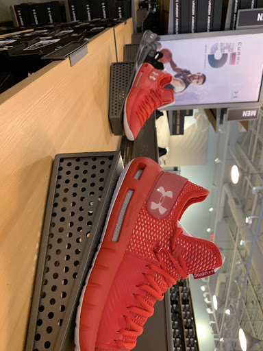 Clothing Store «Under Armour Factory House», reviews and photos, 5524 New Fashion Way #400, Charlotte, NC 28278, USA