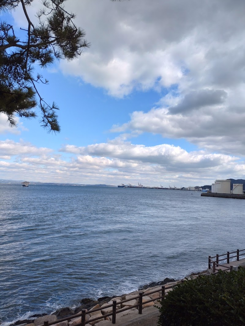 和布刈公園 塩水プール横駐車場