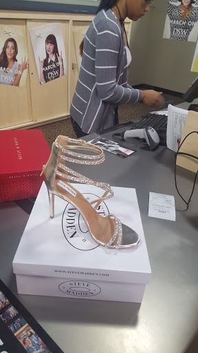 Shoe Store «DSW Designer Shoe Warehouse», reviews and photos, 4619 E 82nd St, Castleton, IN 46250, USA