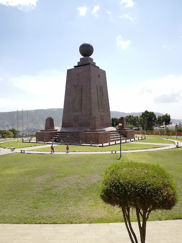 Quito mitad del mundo