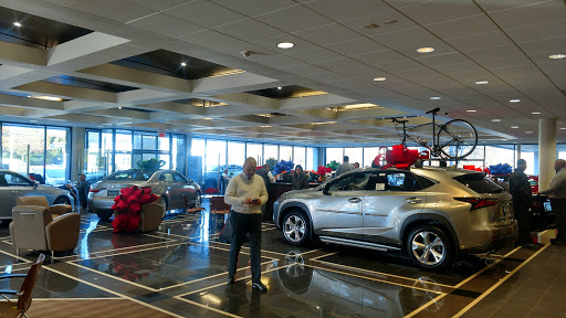 Lexus Dealer «Lindsay Lexus of Alexandria», reviews and photos, 3410 King St, Alexandria, VA 22302, USA
