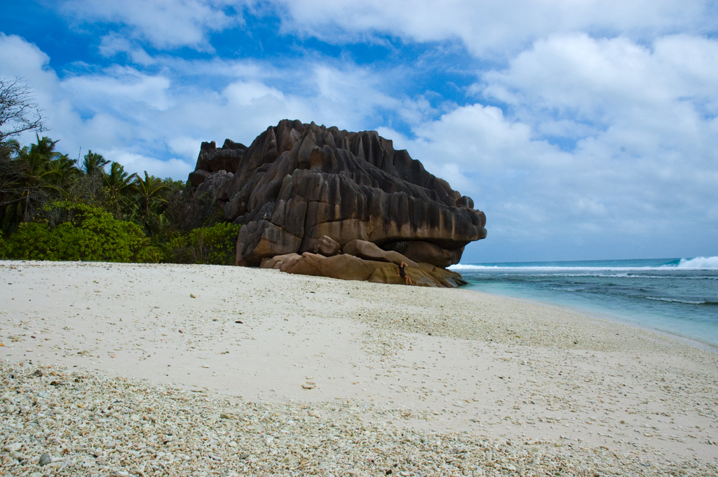 Foto de Anse Grosse Beach con arena blanca superficie