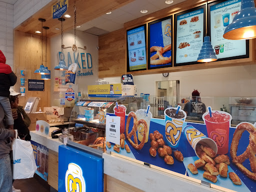 Shopping Mall «Twin Cities Premium Outlets», reviews and photos, 3965 Eagan Outlets Pkwy, Eagan, MN 55122, USA