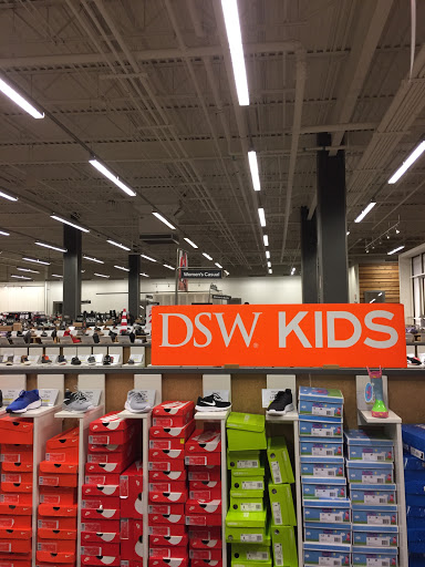 Shoe Store «DSW Designer Shoe Warehouse», reviews and photos, 15001 Potomac Town Pl #120, Woodbridge, VA 22192, USA