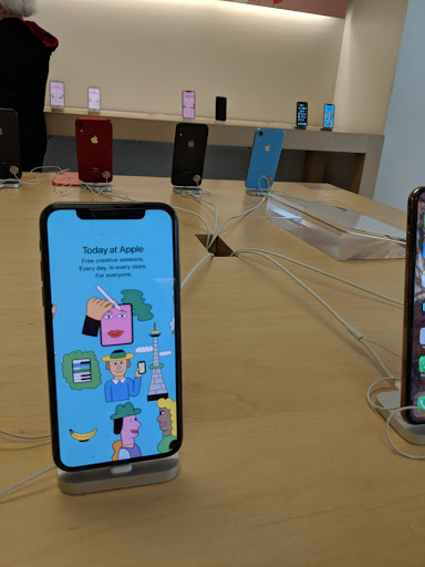 Computer Store «Apple Freehold Raceway Mall», reviews and photos, 3710 Route 9 South, Freehold, NJ 07728, USA