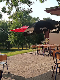 Atmosphère du Restaurant Guinguette du Père Chapuis à Seiches-sur-le-Loir - n°4