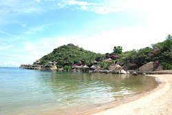 Ngoc Suong Beach'in fotoğrafı birden fazla küçük koy ile birlikte