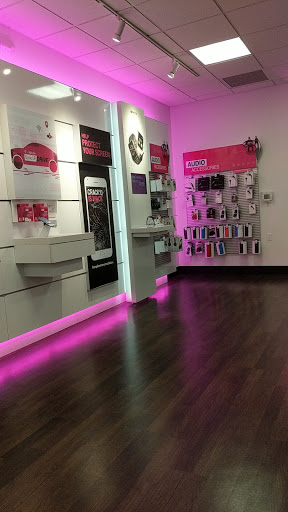 Cell Phone Store «T-Mobile», reviews and photos, 50935 Van Dyke, Shelby Charter Township, MI 48317, USA