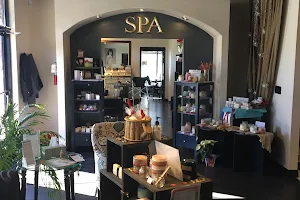Moda Vita Salon and Spa image