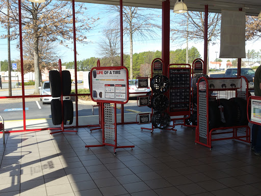 Tire Shop «Discount Tire Store - Kennesaw, GA», reviews and photos, 2930 George Busbee Pkwy NW, Kennesaw, GA 30144, USA