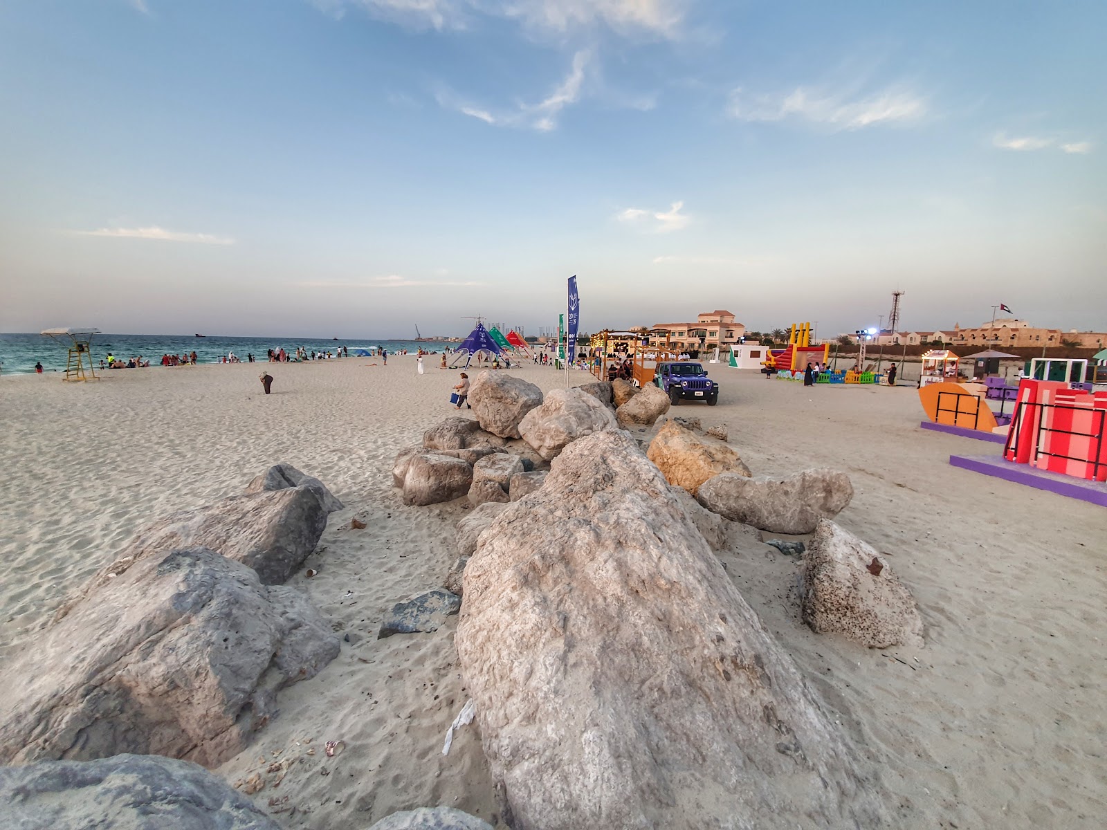 Foto de Al Khan beach com alto nível de limpeza