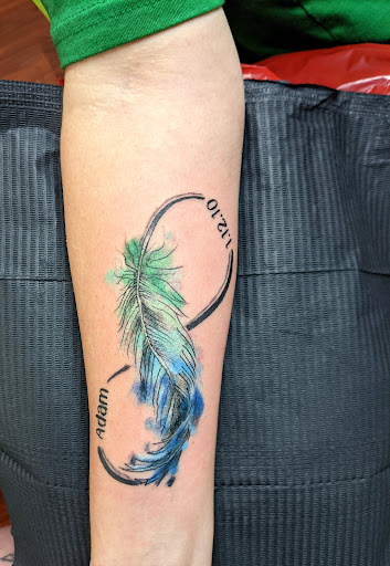 Explore snapdragon tattoo ideas, creative tattoo ideas in Pittsburg, available at NeonMoon Tattoo