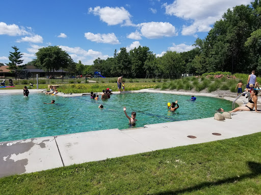 Public outdoor pools Minneapolis