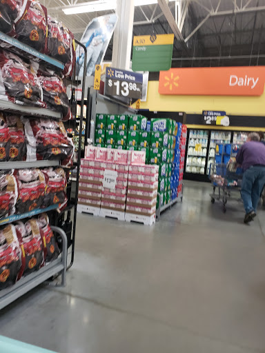 Discount Store «Walmart», reviews and photos, 19191 N Kelsey Street, Monroe, WA 98272, USA