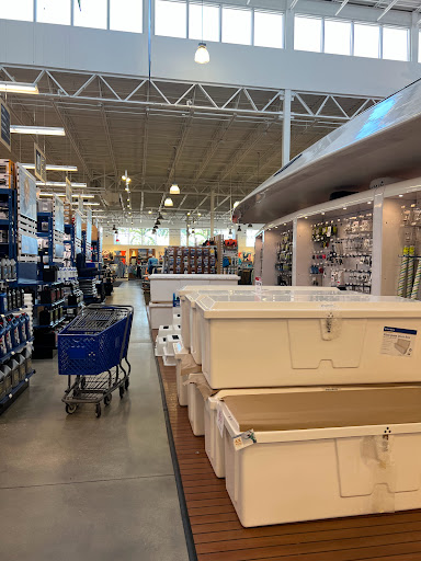 Marine Supply Store «West Marine», reviews and photos, 2401 S Andrews Ave, Fort Lauderdale, FL 33316, USA