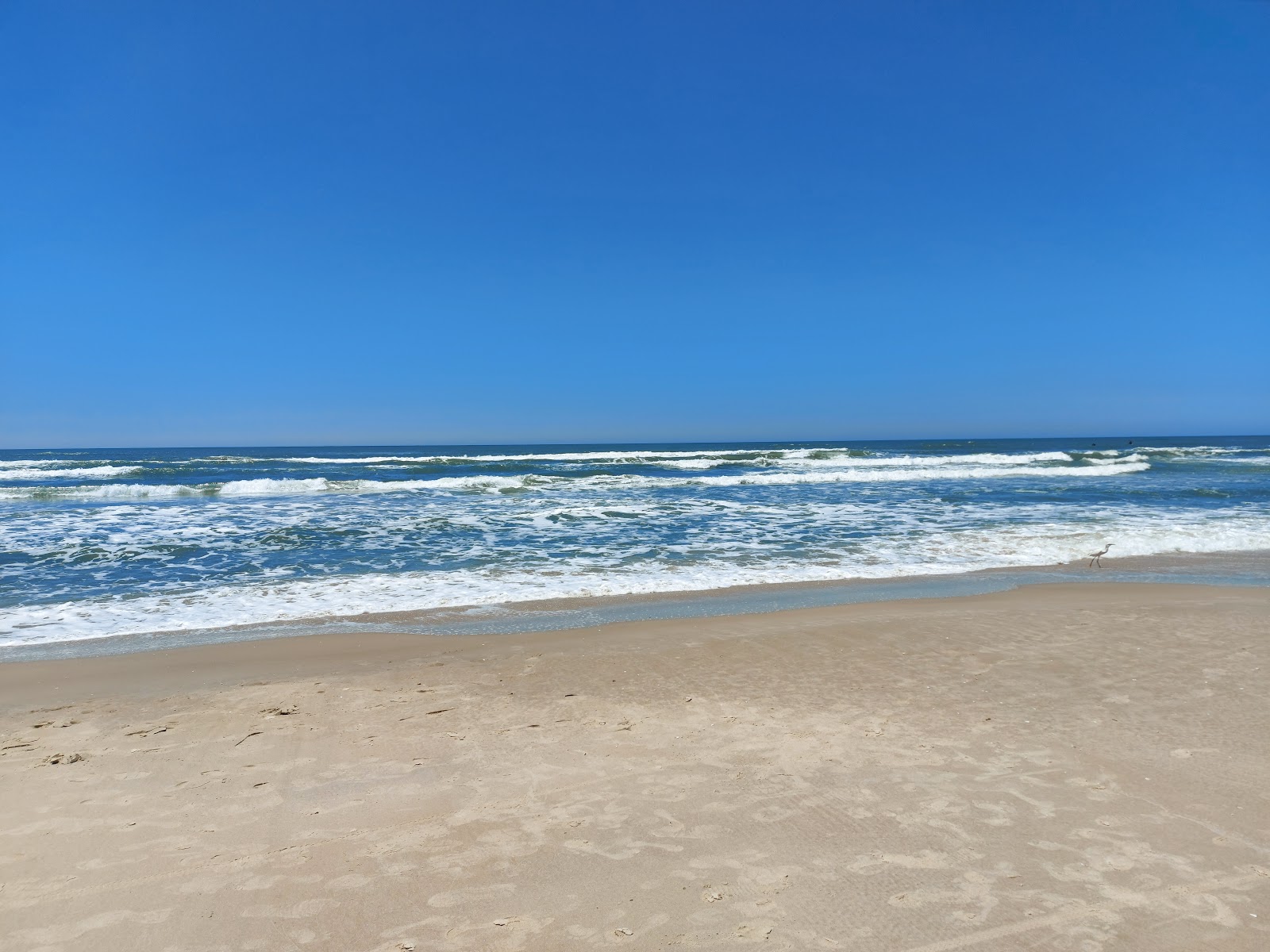 Arroio do Sal Beach的照片 带有碧绿色水表面