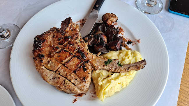 ΕΣΤΙΑΤΟΡΙΟ ΝΑΟΥΜΙΔΗΣ