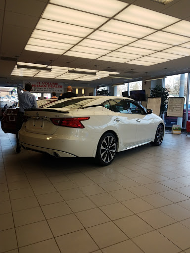 Car Dealer «Colonial Nissan Inc», reviews and photos, 117 Bustleton Pike, Feasterville-Trevose, PA 19053, USA