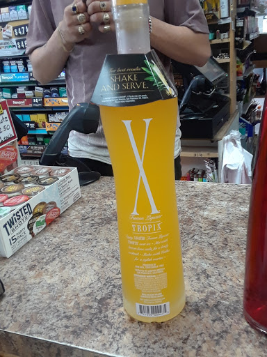 Liquor Store «Scores Liquors», reviews and photos, 6714 Shepherdsville Rd, Louisville, KY 40228, USA