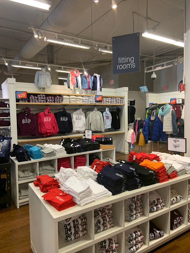Clothing Store «Gap Factory Store», reviews and photos, 400 Fulton St, Brooklyn, NY 11201, USA