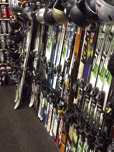 Sporting Goods Store «Play It Again Sports - Schaumburg , IL», reviews and photos, 1127 S Roselle Rd, Schaumburg, IL 60193, USA