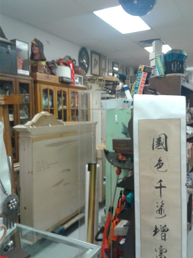 Antique Store «The Antique & Thrift Shop», reviews and photos, 100 Sunrise Hwy, Valley Stream, NY 11581, USA