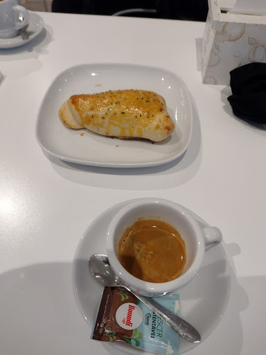 Central Bakery De Frades Pinhal no Arrentela, Setúbal
