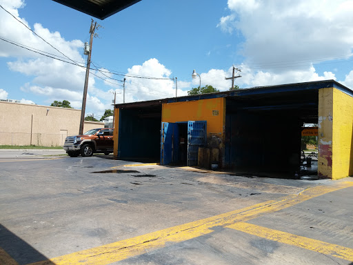 Car Wash «Felix Carwash», reviews and photos, 2203 W Commerce St, San Antonio, TX 78207, USA