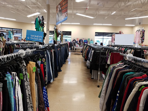 Thrift Store «Goodwill Store & Donation Center in Evanston», reviews and photos, 1916B Dempster St, Evanston, IL 60202, USA