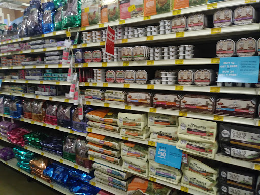 Pet Supply Store «PetSmart», reviews and photos, 8204 Leesburg Pike, Vienna, VA 22182, USA