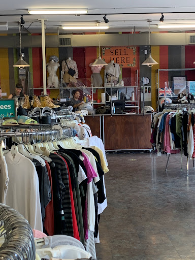 Used Clothing Store «Buffalo Exchange Austin», reviews and photos, 2904 Guadalupe St, Austin, TX 78705, USA