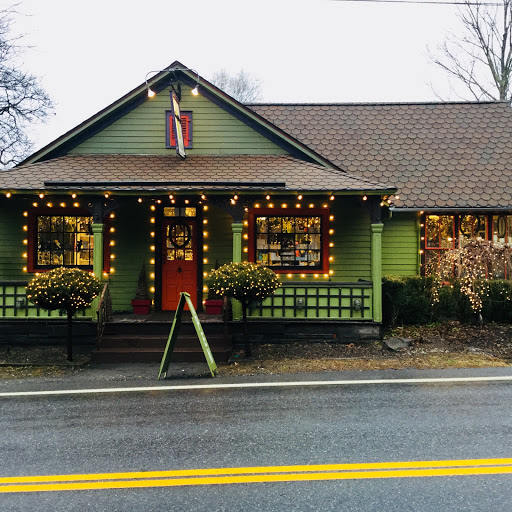 Green Cottage, 1204 NY-213, High Falls, NY 12440, USA, 