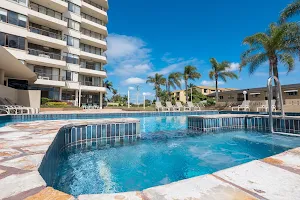 Southern Cross Apartments Burleigh Heads image