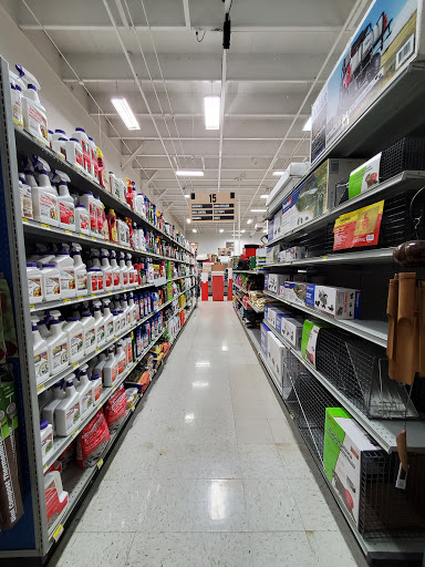 Animal Feed Store «Wilco Farm Store», reviews and photos, 734 McClaine St, Silverton, OR 97381, USA